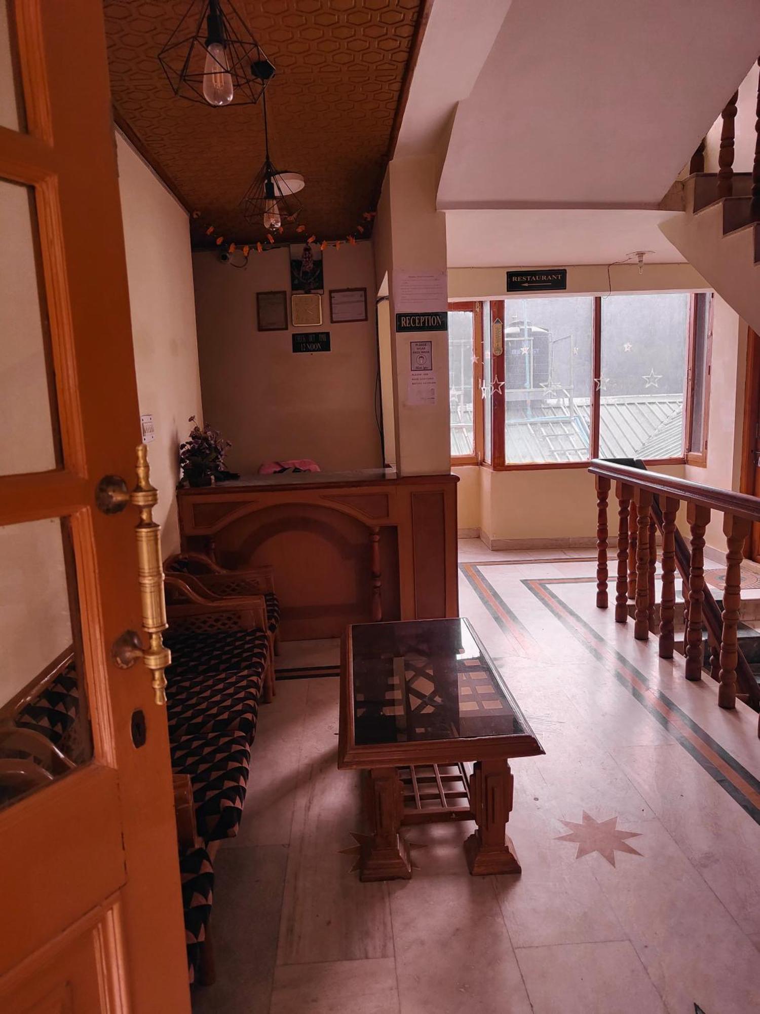 Hotel Arohi Vashist ภายนอก รูปภาพ